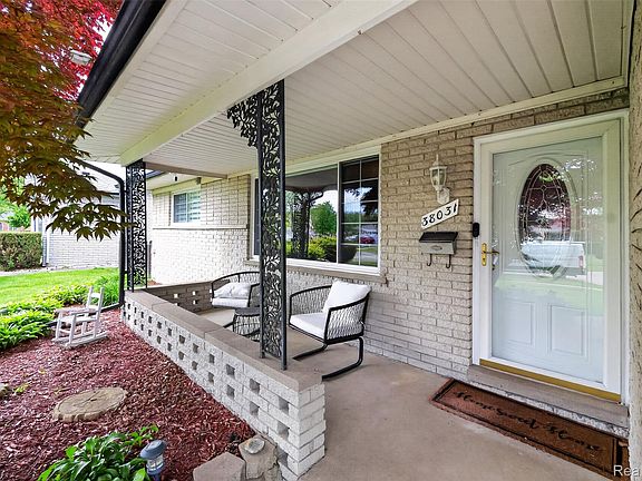 4th image of 38031 Charwood Dr