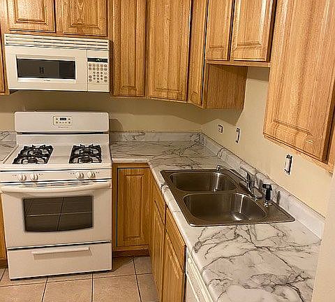 4th image of 673 E Fullerton Ave APT 204