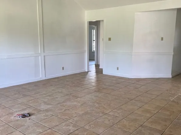 1011 Shellfish Dr, Bay City, TX 77414