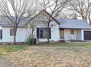 212 S 12th St, Ponca City, OK 74601