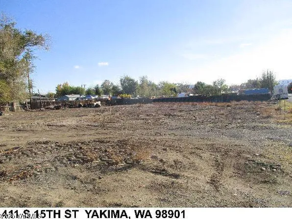 1411 S 15th St, Yakima, WA 98901