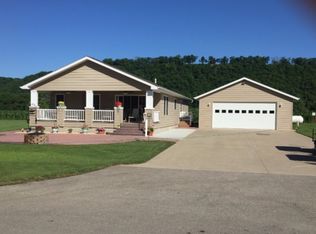 518 Sandy Point Rd, Harpers Ferry, IA 52146