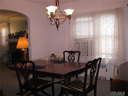 4th image of 25 Carol St
