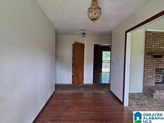 2nd image of 1341 Dewanna Ln