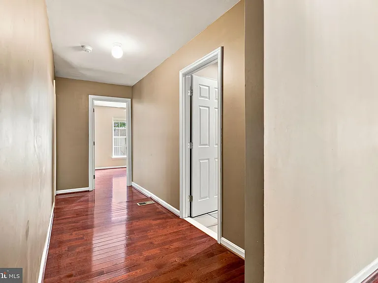 8916 Rugby Rd — Photo 39