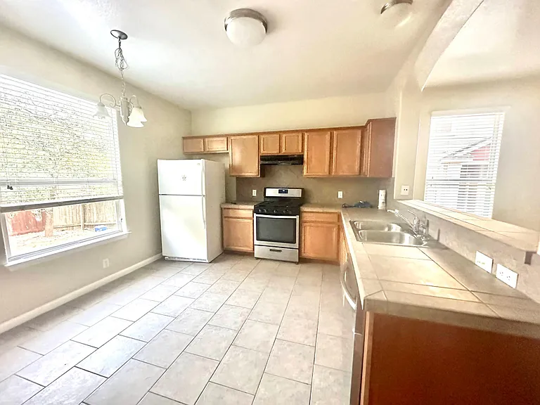 2404 Allred Dr #A — Photo 4