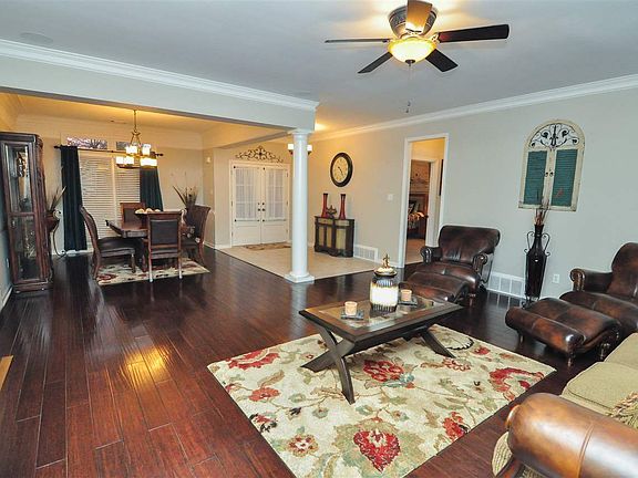 5th image of 4924 Fox Springs Dr