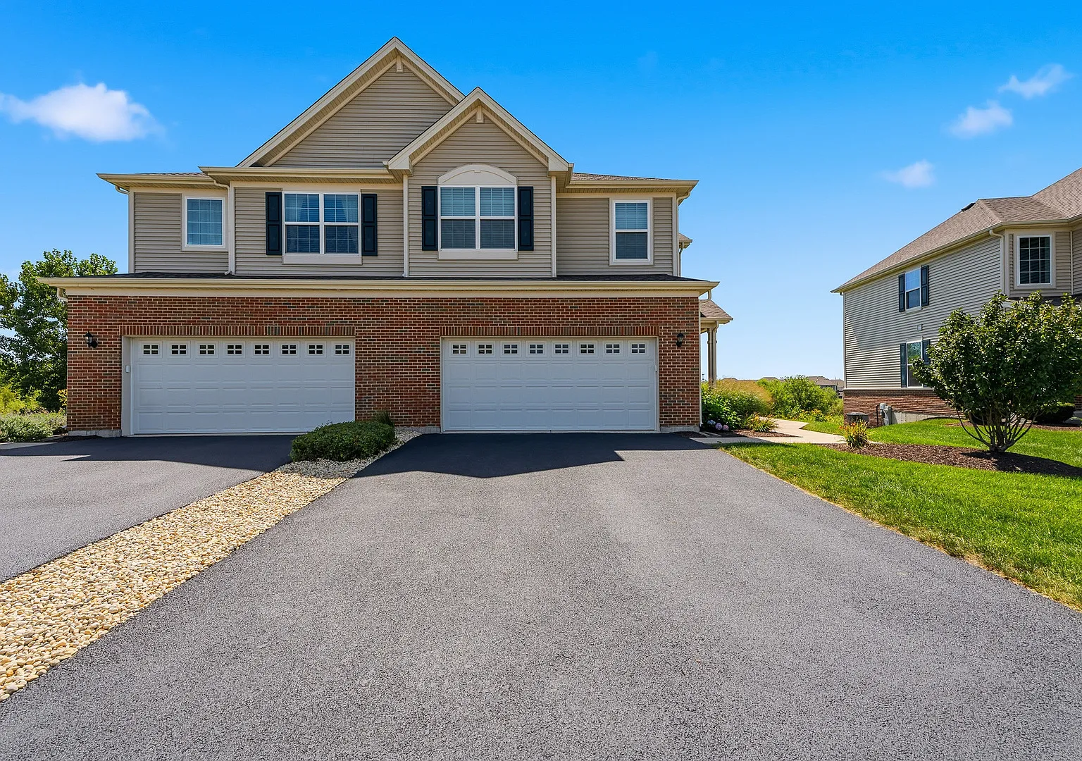 3 bed, 2.5 bath, 1715 sqft, $2,900 — Photo 1