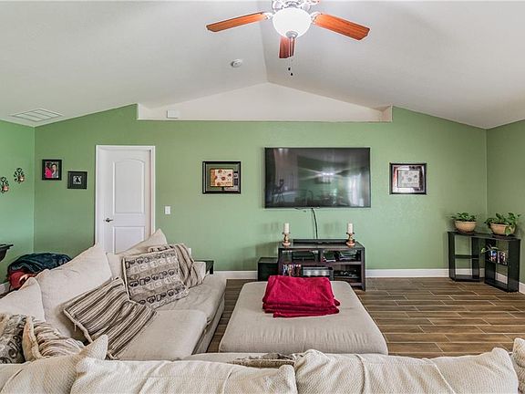 4th image of 1804 N Blue Sky Blvd