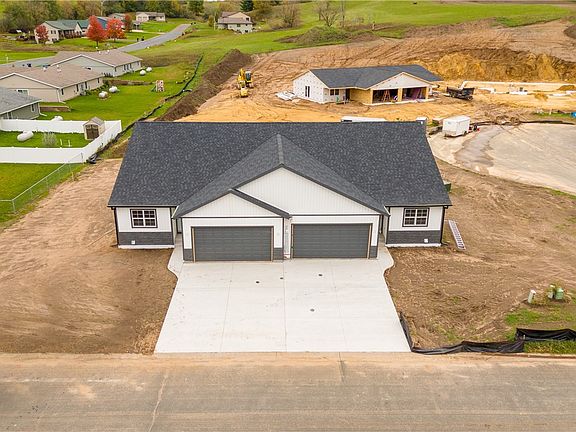 3rd image of 1221 Brickyard Road