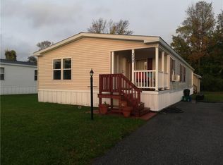 389 Sandybrook Dr, Hamlin, NY 14464