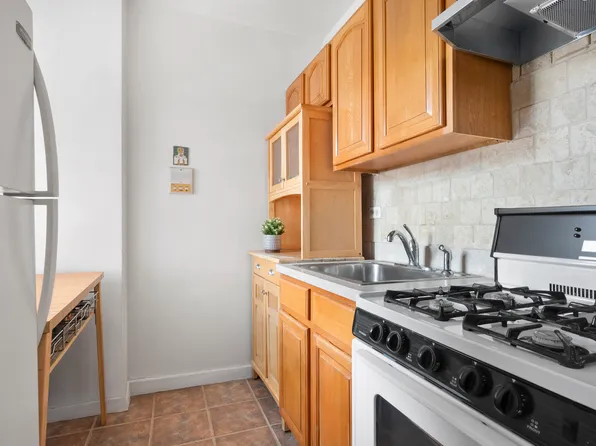 120 Cabrini Boulevard 95 image 2 of 9