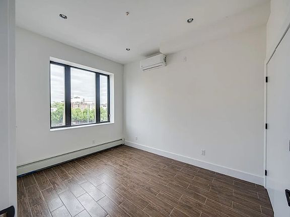 4th image of 31-16 38th St #2A