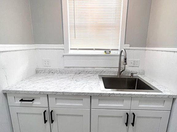 5th image of 190 Jewett St Floor 3
