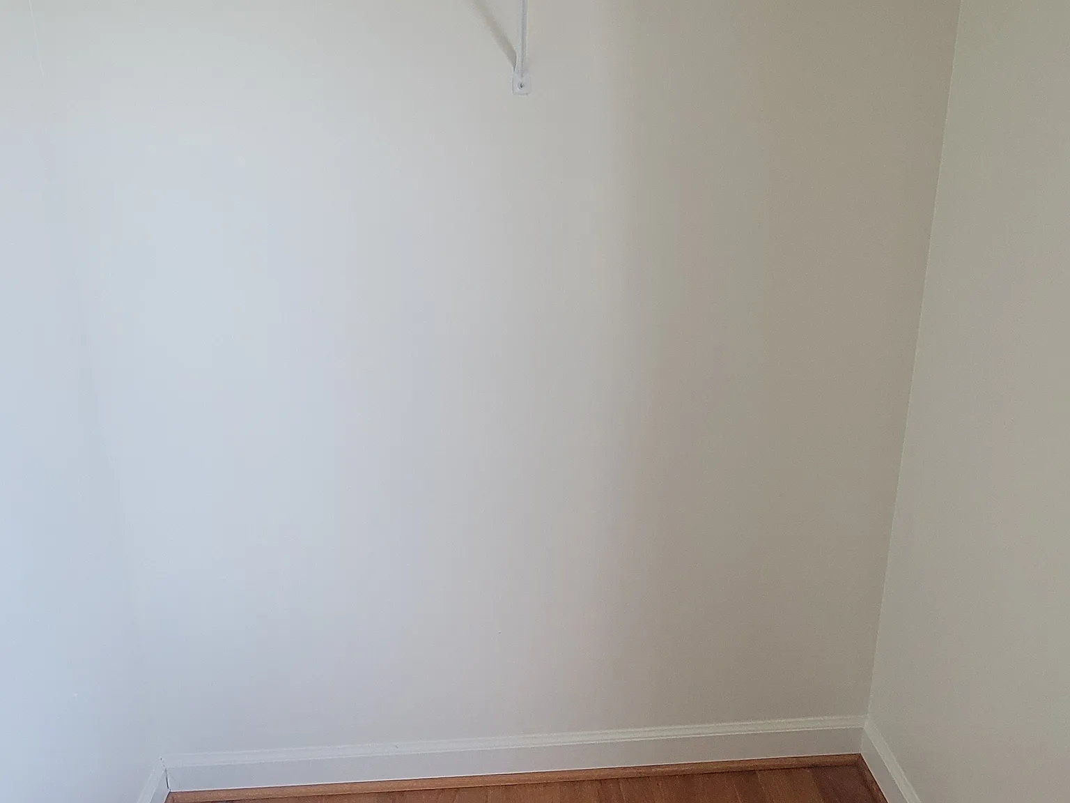 5 bed, 3627 sqft, $900 — Photo 3