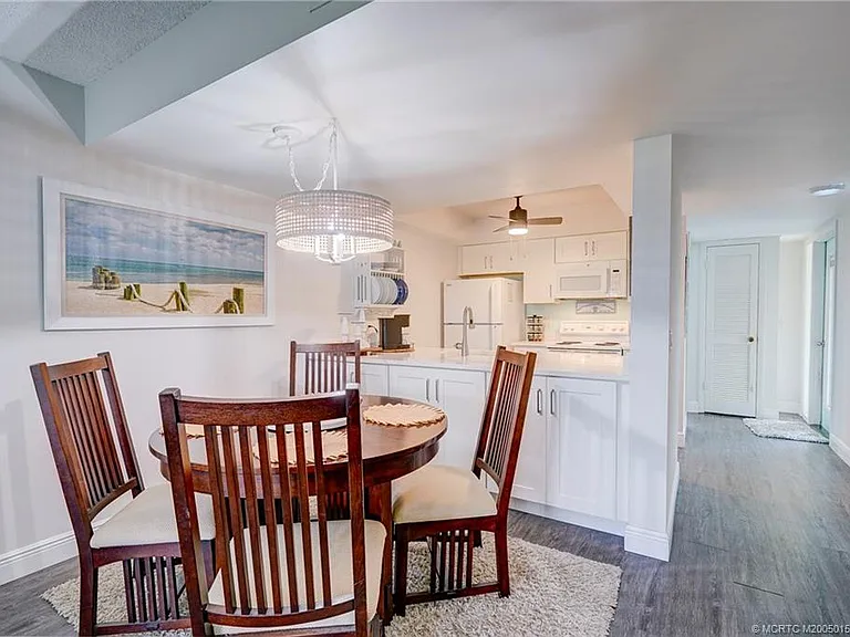 5563 NE Gulfstream Way — Photo 13