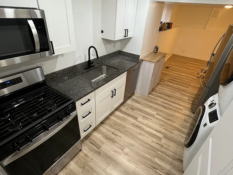 239 E 5900 S #B — Photo 9