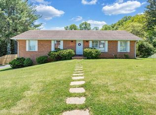 4434 Rosecrest Rd, Roanoke, VA 24018