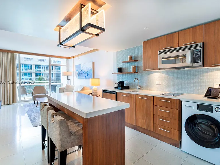 6801 Collins Ave #C414 — Photo 2