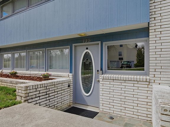 3rd image of 135 Jade Dr