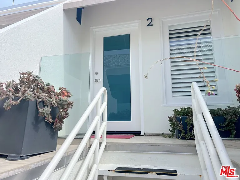25366 Malibu Rd #2 — Photo 18