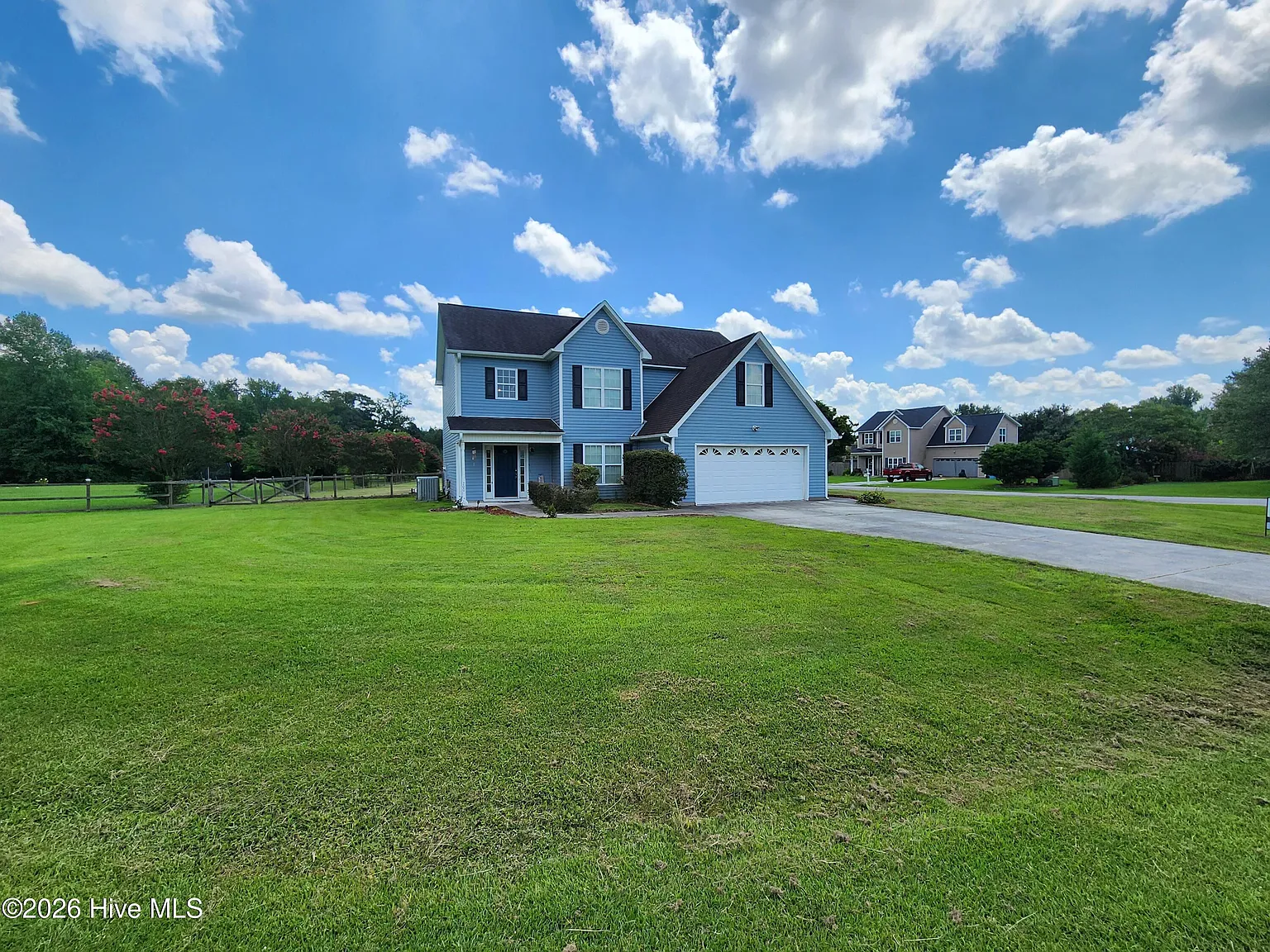 3 bed, 2.5 bath, $2,050 — Photo 1