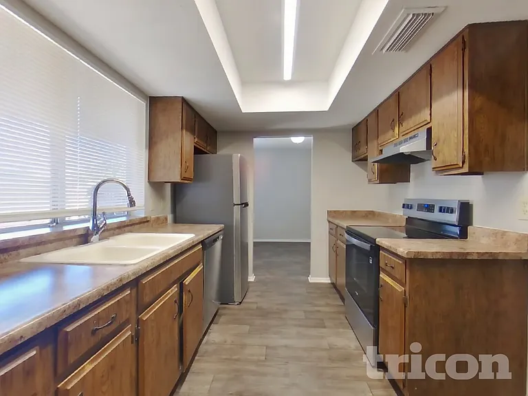 4323 W Poinsettia Dr — Photo 5