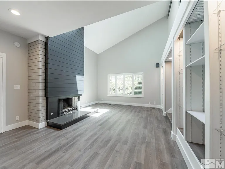 430 Angela Pl — Photo 15