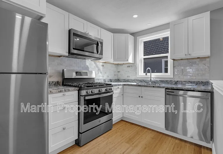 690 Dorchester Ave — Photo 6