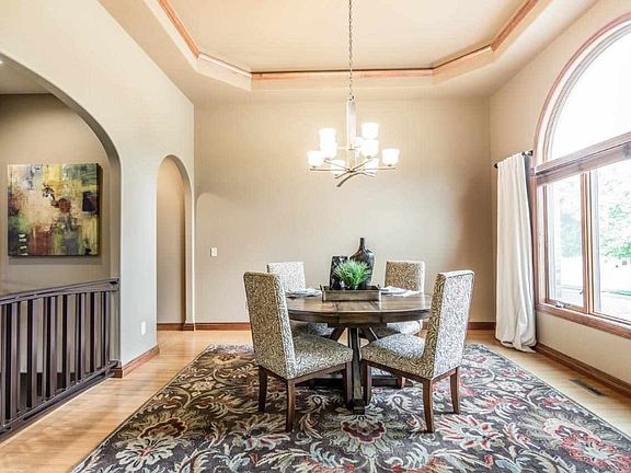 5th image of 307 W Laquinta Cir