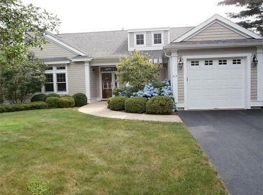 1st image of 415 Queen Anne Way