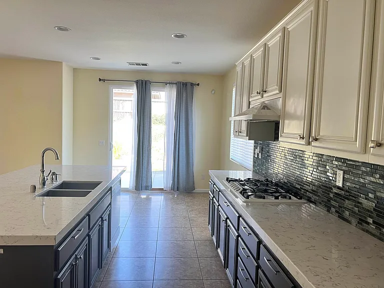 44820 Cosentino Ct — Photo 8