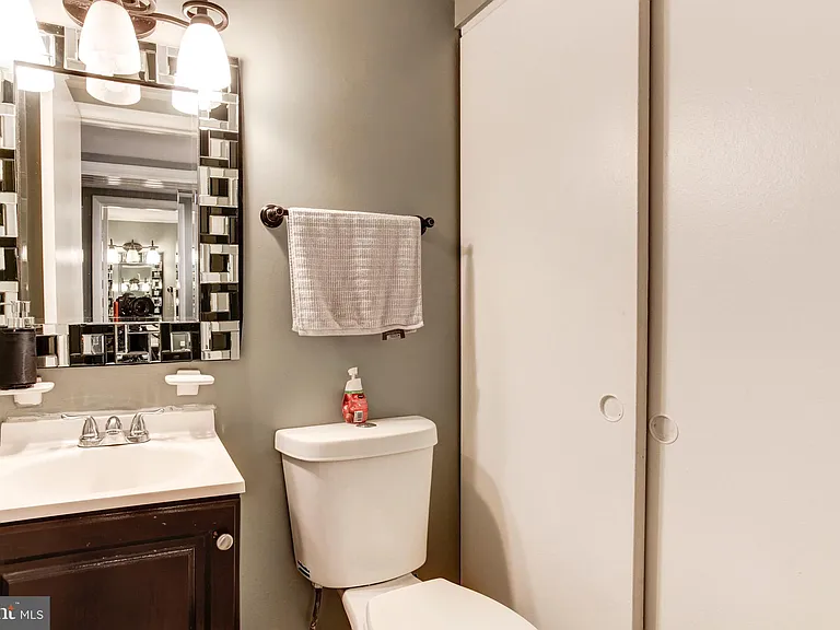 2409 Kilpatrick Pl — Photo 10