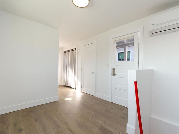 4th image of 2264 Duane St #9257760