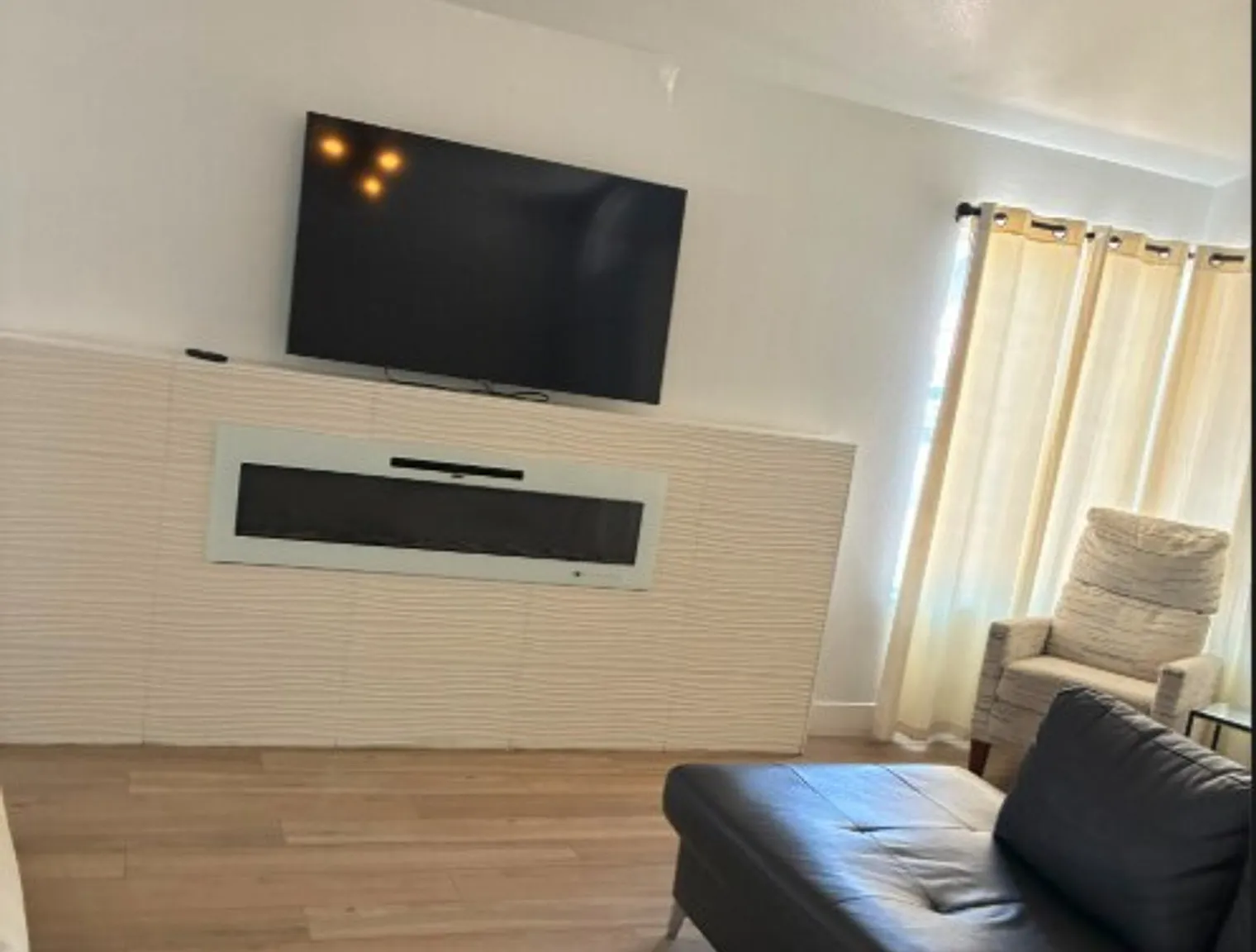 3 bed, 2.0 bath, $7,489 — Photo 2