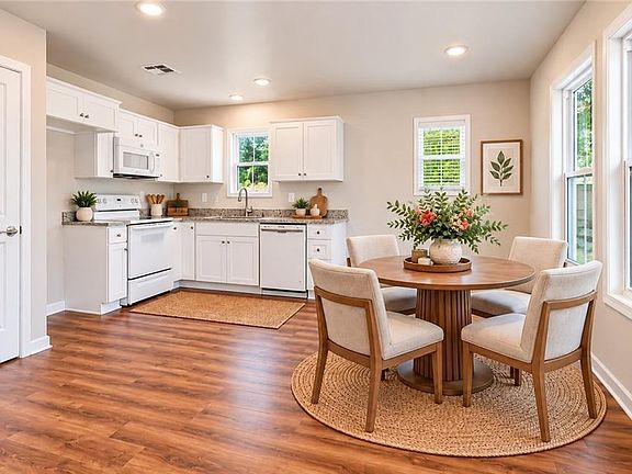 3rd image of 72516 Adoration Pl