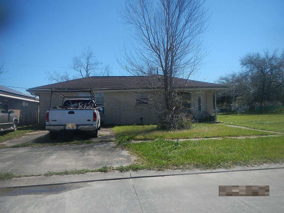 1st image of 121 Coney Dr