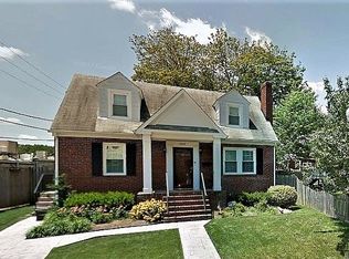 2414 N Kensington St, Arlington, VA 22207