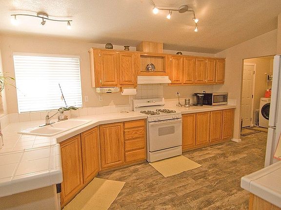 5th image of 1300 Lincoln Pl