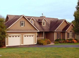 5 Basswood Ln, Galena, IL 61036