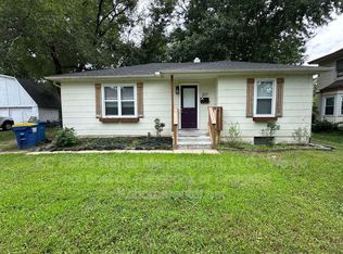 207 E Brown St, Liberty, MO 64068
