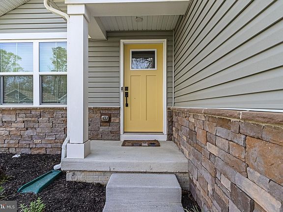 3rd image of 24569 Jagger Ave