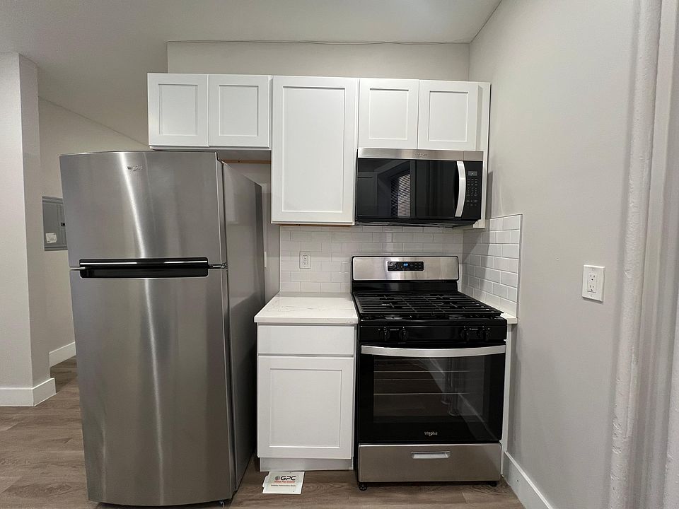 1st image of 47 Duncan Ave #25E