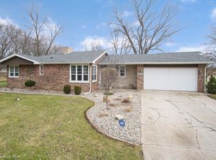 9507 Clay St, Crown Point, IN 46307