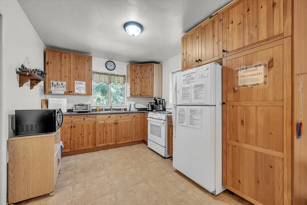 1 bed, 1000 sqft, $2,100 — Photo 3
