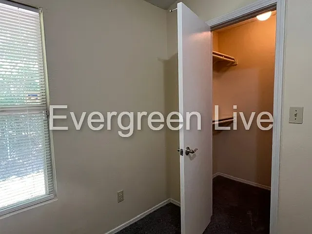 110 Barrow Ct — Photo 12
