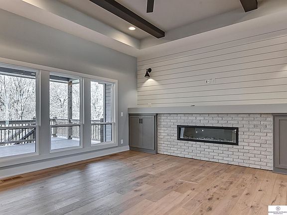 5th image of 10212 S 98th St