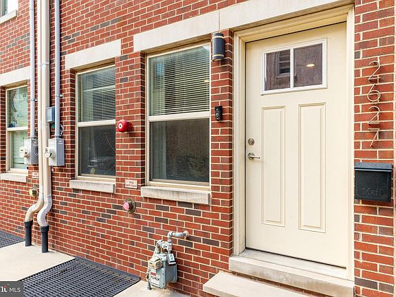 4th image of 2627 Latona St