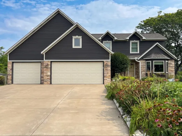 3569 Gershwin Ave N, Oakdale, MN 55128