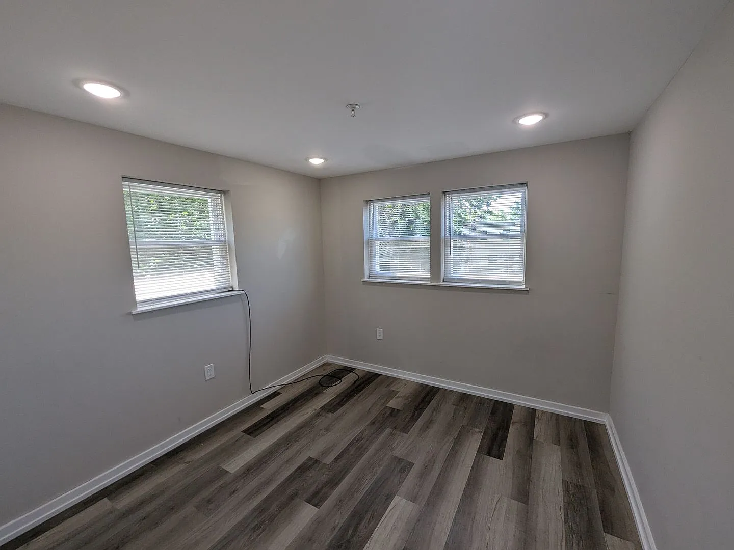 4946 W Thompson St. — Photo 2